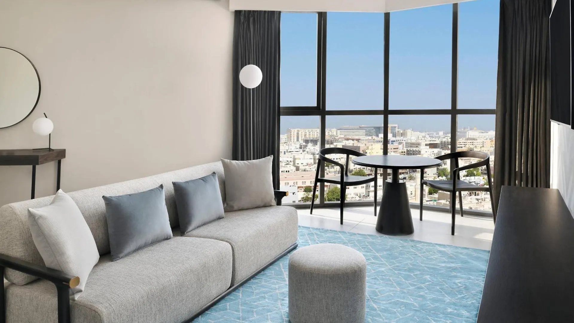 Отель Courtyard By Marriott World Trade Centre, Дубай